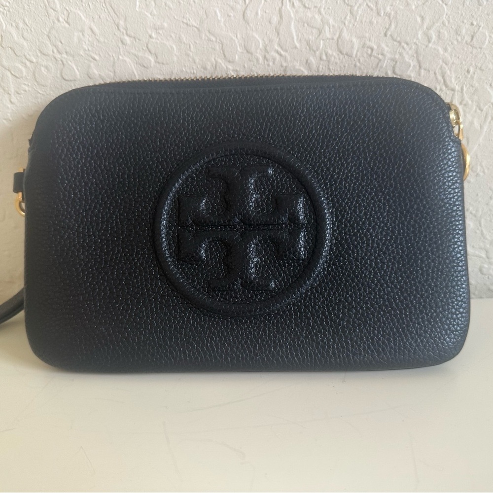 Tory Burch leather wristlet wallet